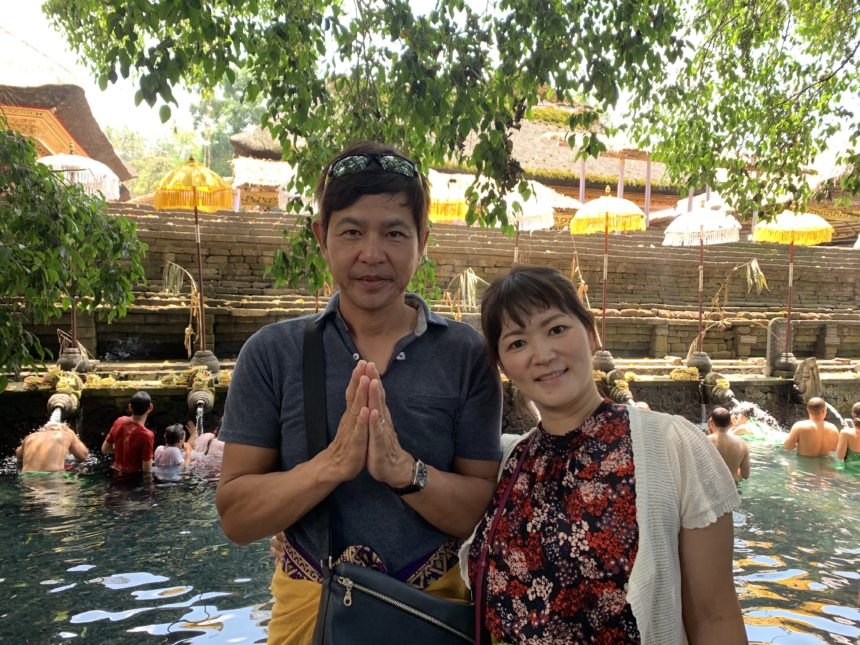 ティルタエンプル寺院