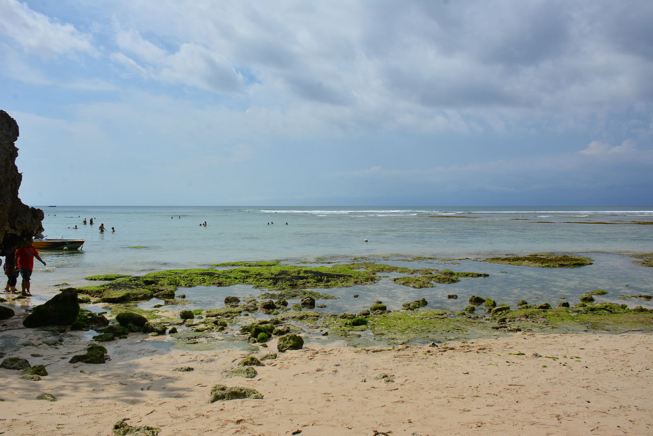 パダンパダンビーチの海