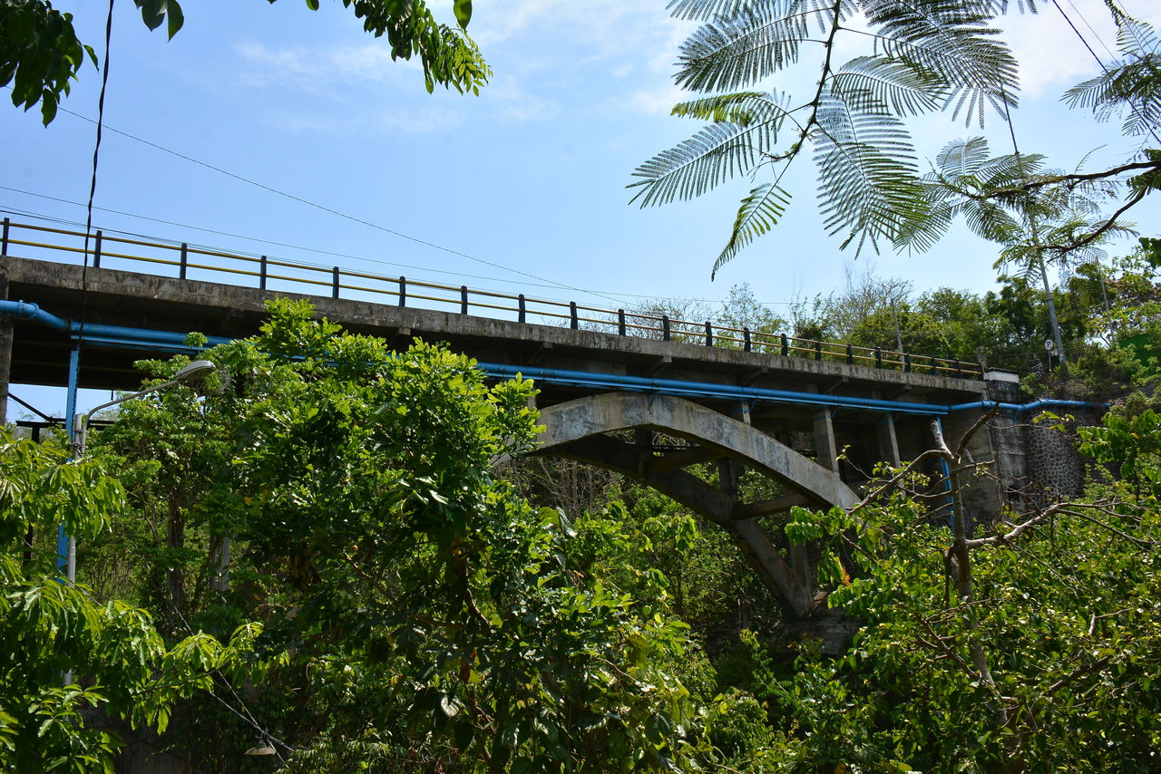 パダンパダンビーチの橋